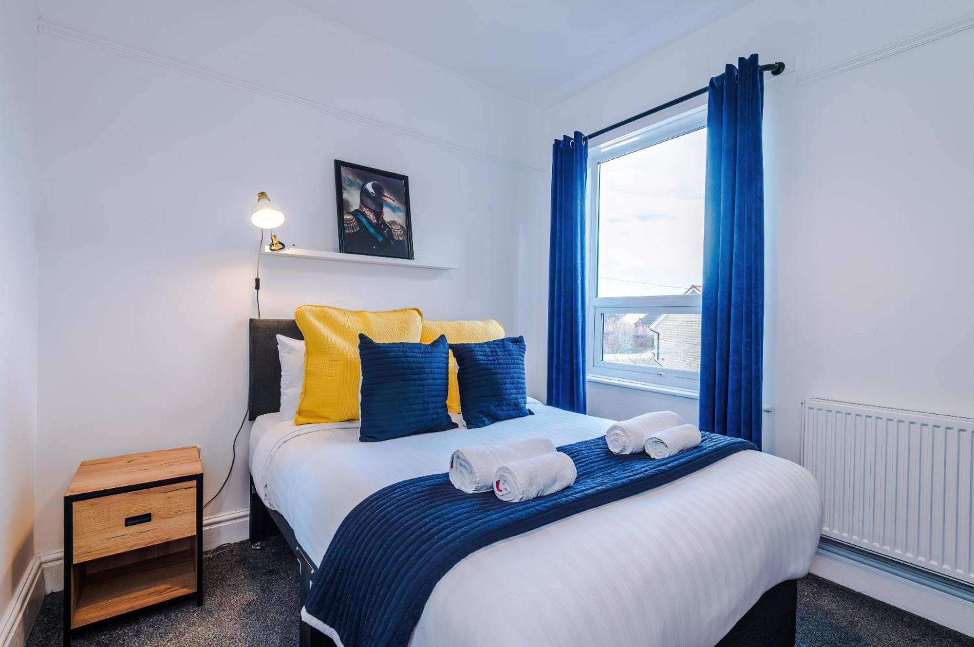 Barton House - Sleeping 10 Villa แมนเชสเตอร์ ภายนอก รูปภาพ