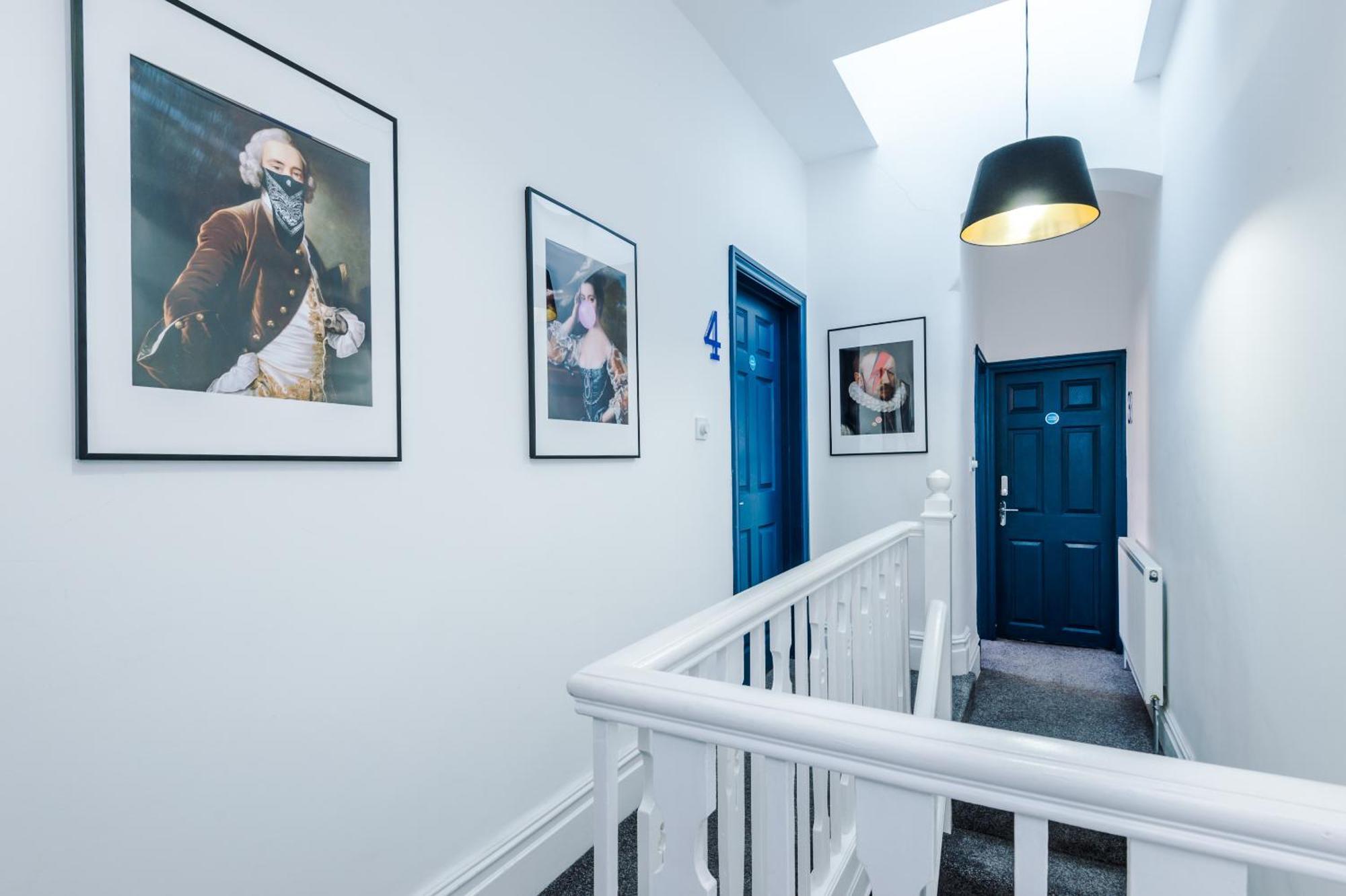 Barton House - Sleeping 10 Villa แมนเชสเตอร์ ภายนอก รูปภาพ
